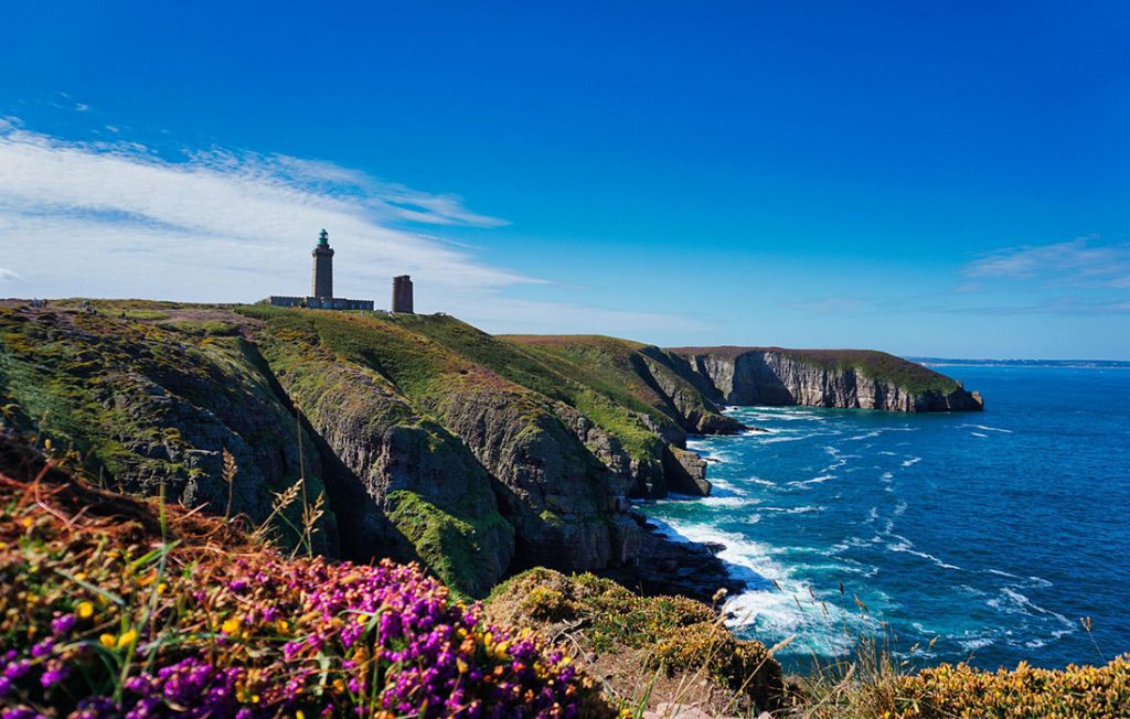 Vue du Cap Fréhel, falaise et phare